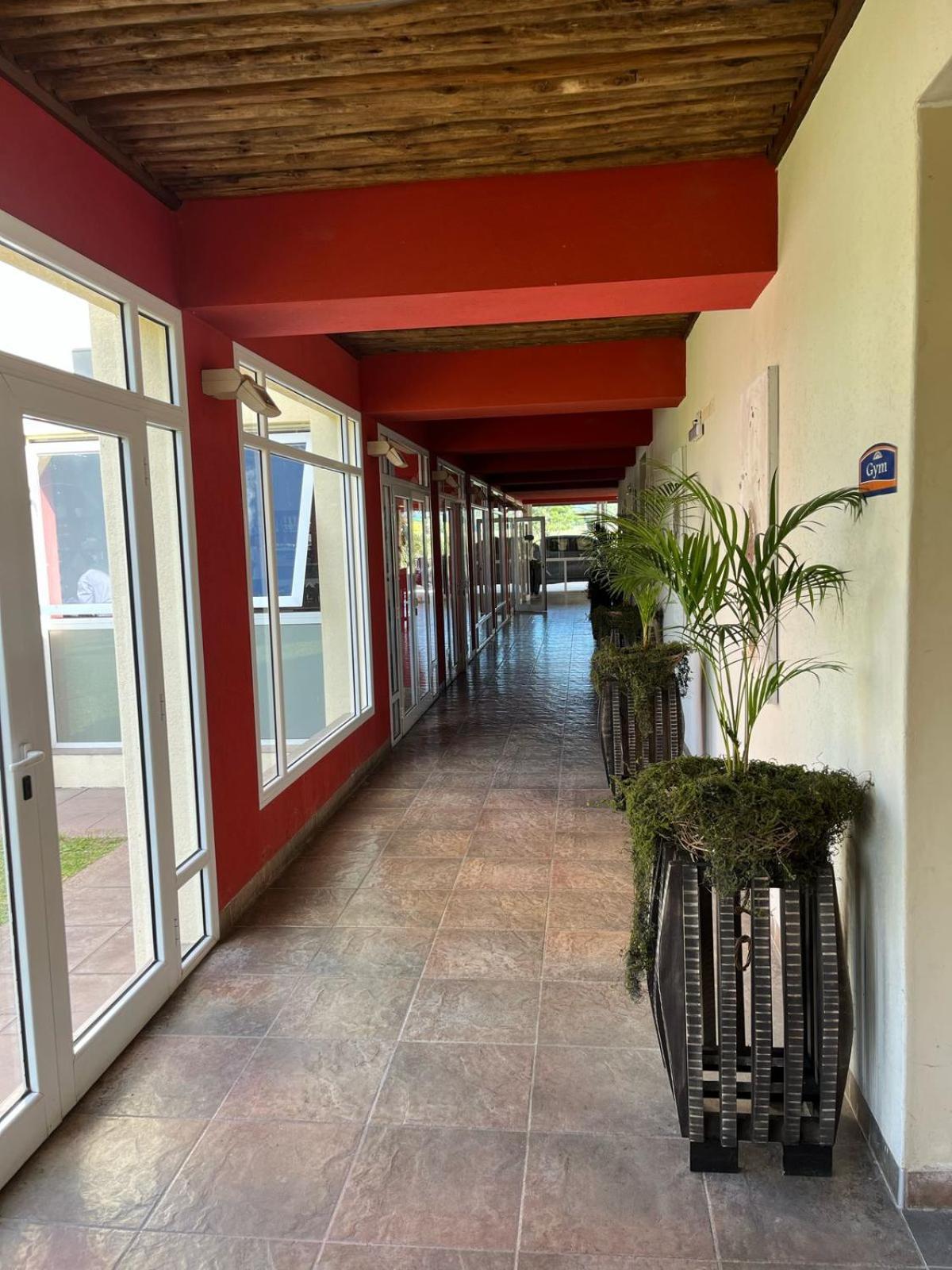 Howard Johnson Inn Rosario de la Frontera Exterior foto