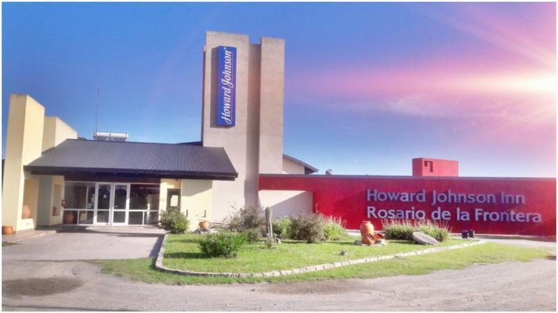 Howard Johnson Inn Rosario de la Frontera Exterior foto
